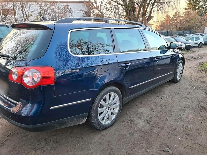 Gebraucht VW Passat 140 PS (102 kW) 2008 Blau Kombi