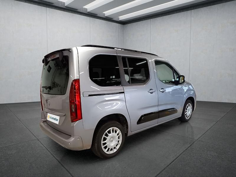 Grau Gebraucht 2024 Opel Combo Van / Kleinbus | 29.999 € - Bild 1/4