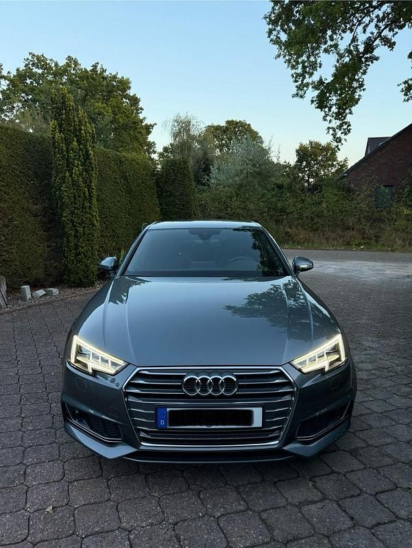 Gebraucht Audi A4 Ambiente 190 PS (139 kW) 2017 Grau Limousine