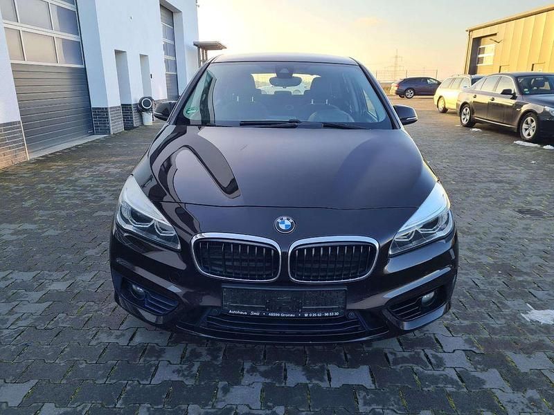 Gebraucht BMW 218 Active Tourer Sport Line 150 PS (110 kW) 2015 Braun Van / Kleinbus
