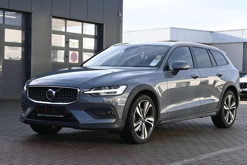 Gebraucht Volvo V60 Plus 197 PS (144 kW) 2023 Grau Kombi