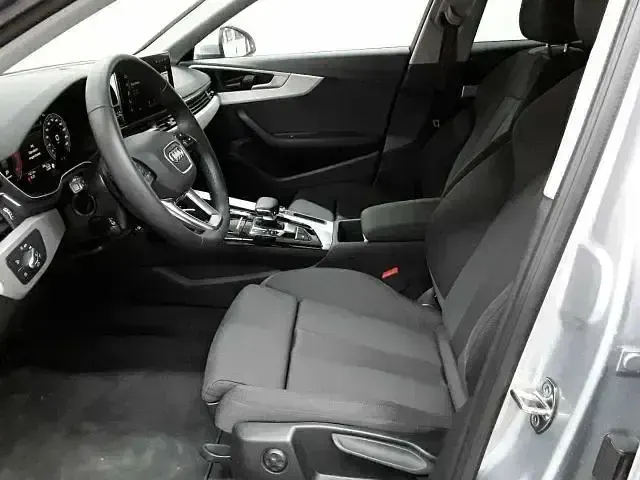Gebraucht Audi A4 Advanced 204 PS (150 kW) 2024 Florettsilber metallic Kombi