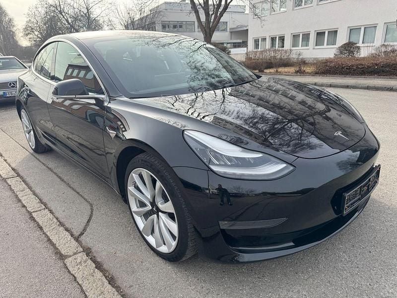 Schwarz Gebraucht 2019 Tesla Model 3 Limousine | 19.800 € (Fairer Preis) - Bild 1/4