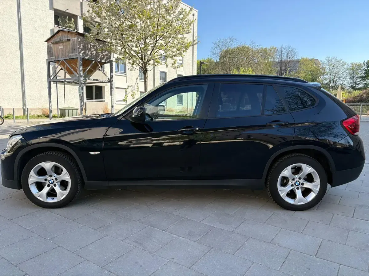 Gebraucht BMW X1 Sport Line 177 PS (130 kW) 2011 Schwarz SUV