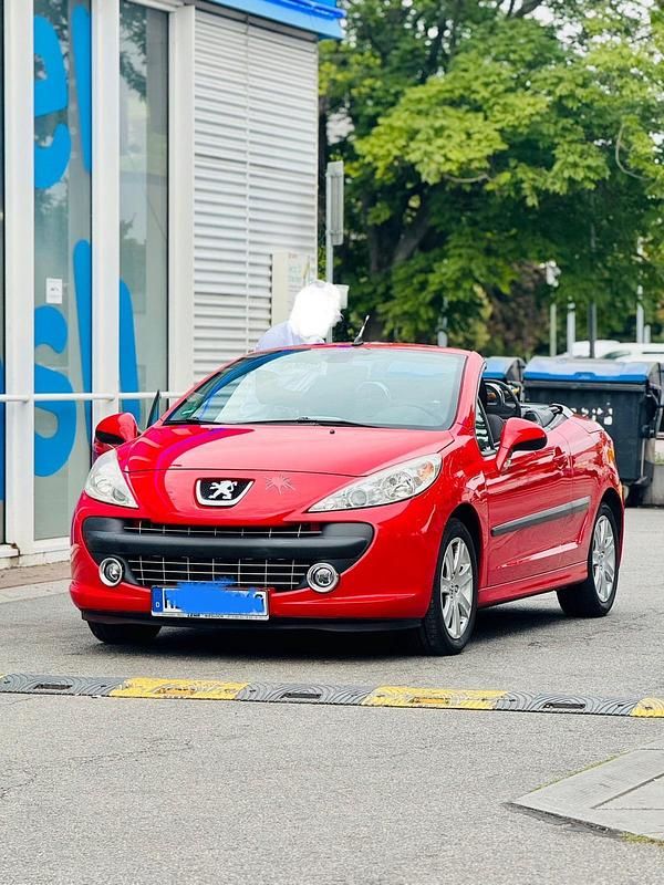 Rot Gebraucht 2007 Peugeot 207 CC Cabrio | 2.700 € (Etwas zu teuer) - Bild 1/4