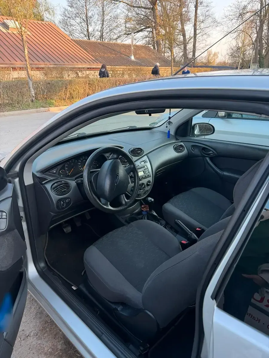Używany Ford Focus 101 KM (74 kW) 2003 Hatchback
