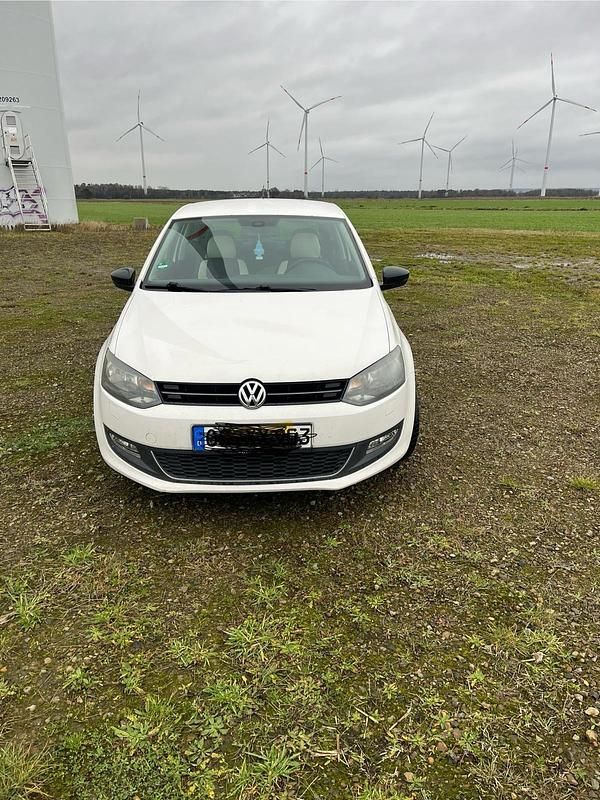 Weiß Gebraucht 2011 VW Polo Style Kleinwagen | 3.550 € (Fairer Preis) - Bild 1/4