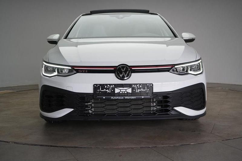 Gebraucht VW Golf VIII GTI 300 PS (220 kW) 2023 Weiß Limousine