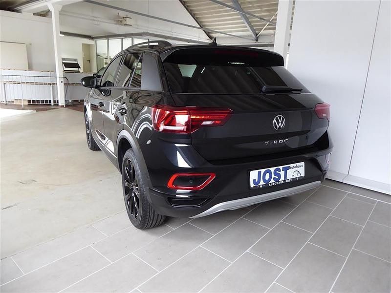 Second-hand VW T-Roc Style 150 CP (110 kW) 2023 Negru SUV