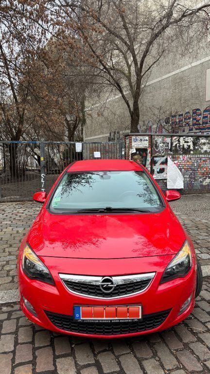 Rot Gebraucht 2010 Opel Astra Edition Limousine | 7.500 € (Fairer Preis) - Bild 1/4