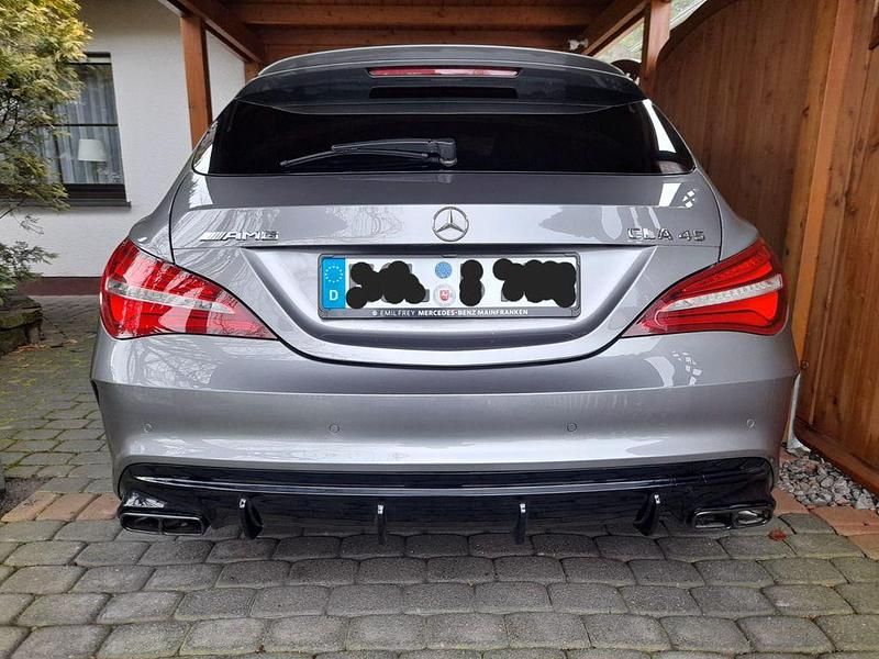 Gebraucht Mercedes CLA45 AMG Shooting Brake AMG 381 PS (280 kW) 2019 Grau Kombi