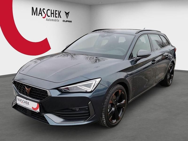 Magnetic grau Gebraucht 2024 Cupra Leon Limousine | 32.250 € (Fairer Preis) - Bild 1/4