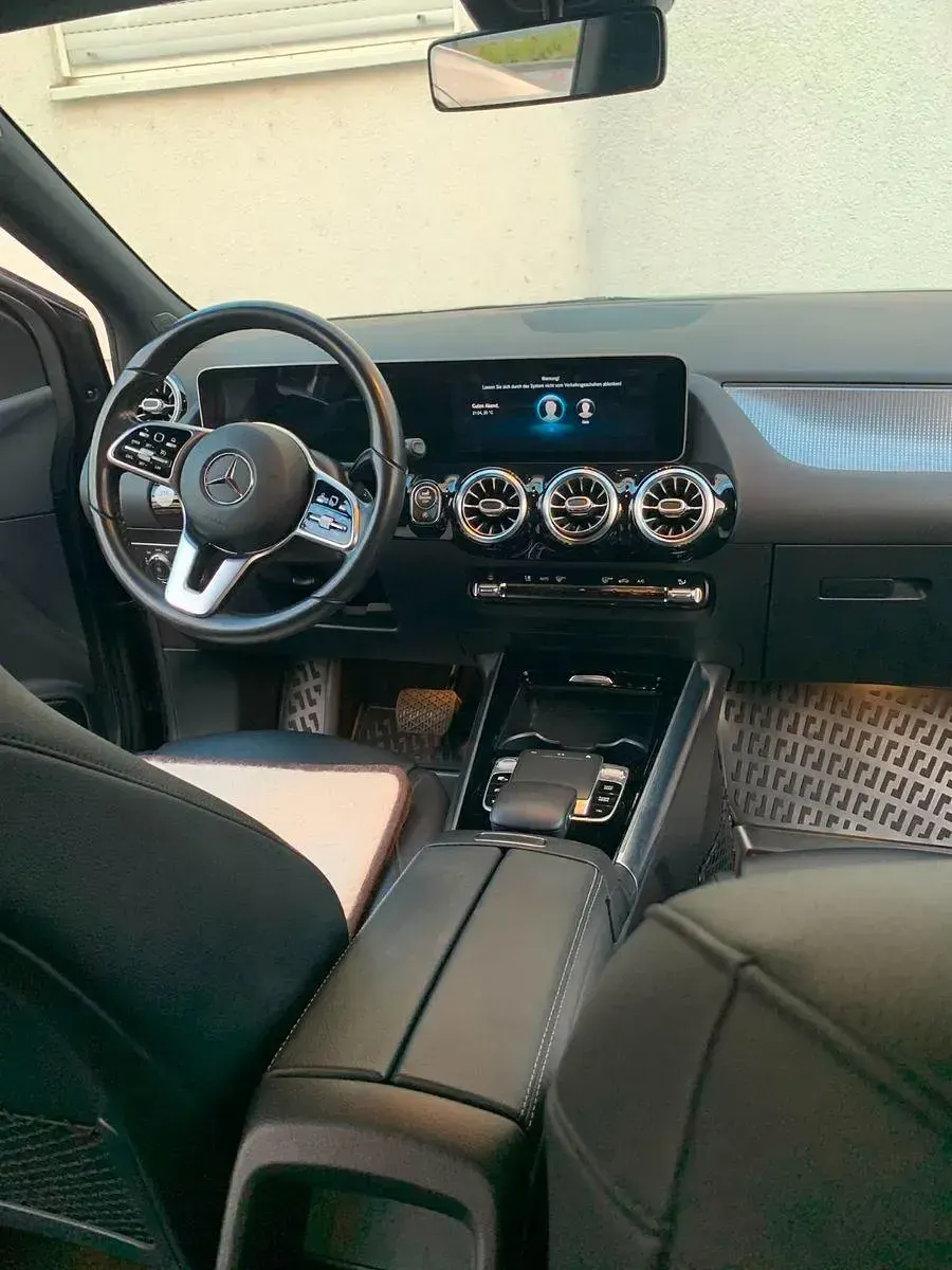 Gebraucht Mercedes B180 Progressive 136 PS (100 kW) 2020 Grau Kleinwagen