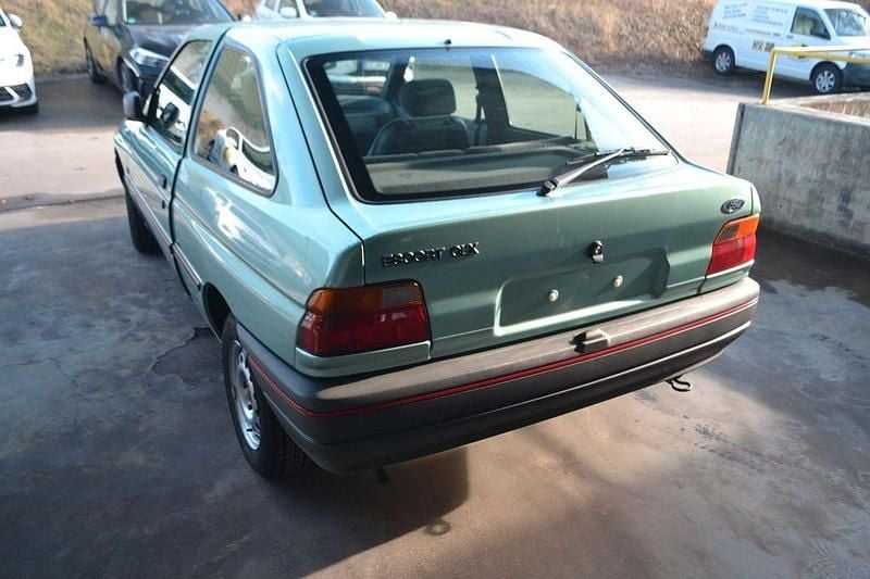 Gebraucht Ford Escort 71 PS (52 kW) 1991 Grün Limousine