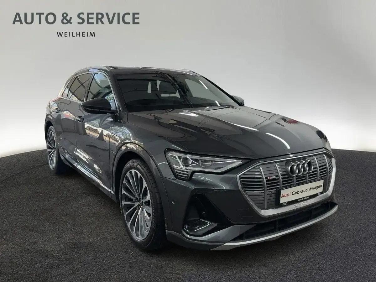 Gebraucht Audi e-tron S-Line 300 kW (408 PS) 2023 Daytonagrau perleffekt SUV
