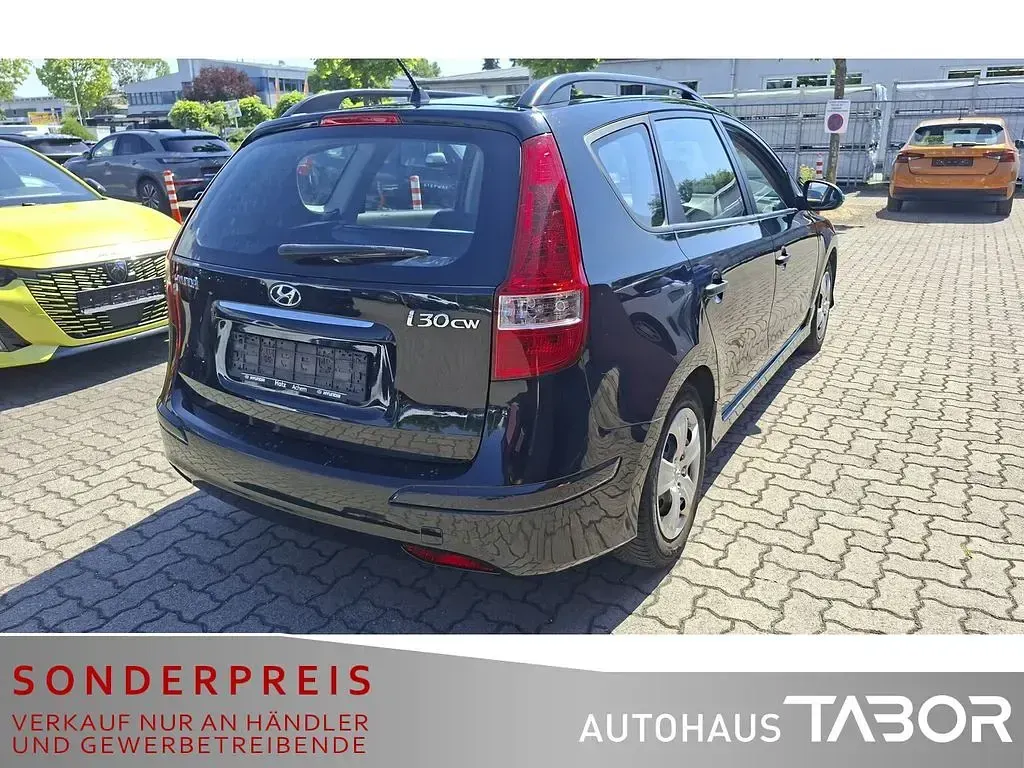 Gebraucht Hyundai i30 109 PS (80 kW) 2012 Phantom black Kombi
