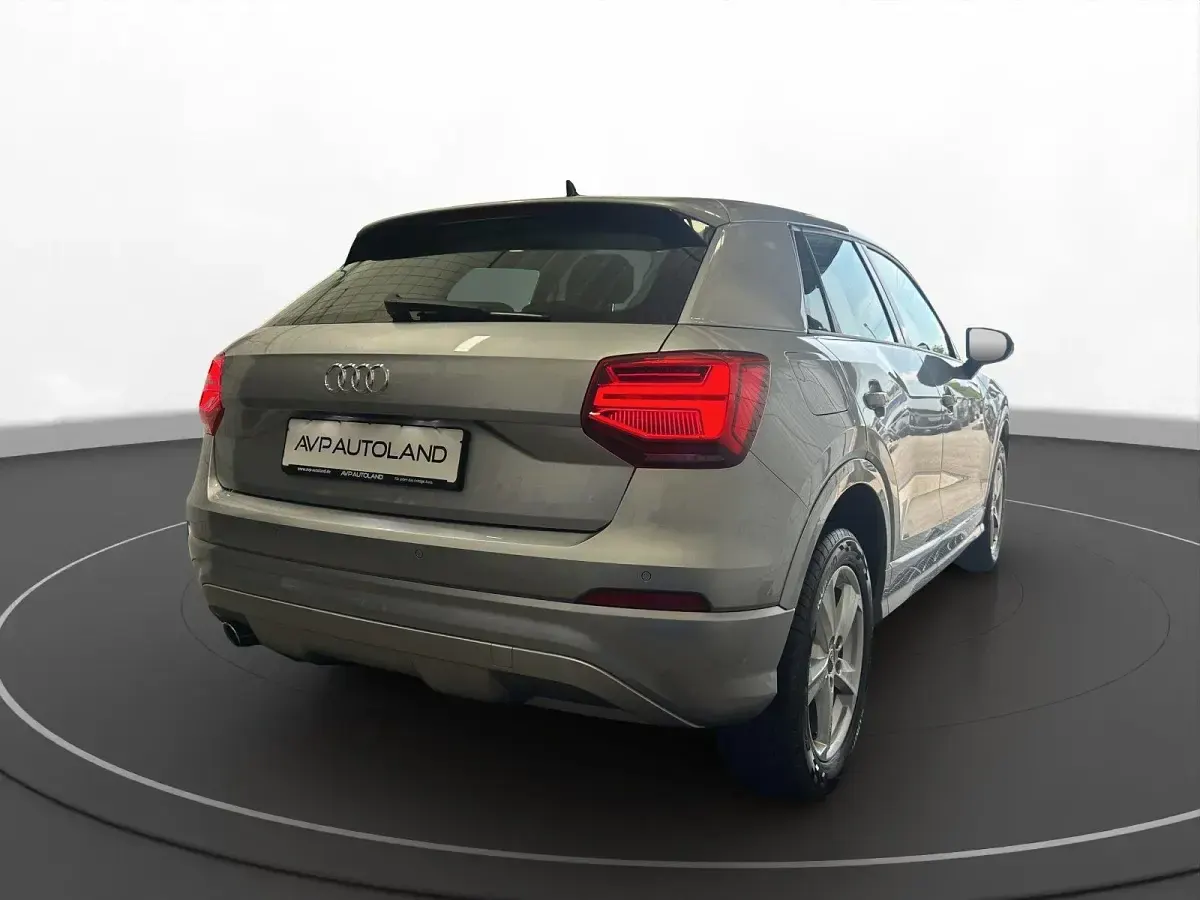 Gebraucht Audi Q2 Sport 116 PS (85 kW) 2019 Florettsilber SUV