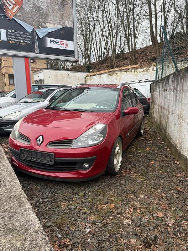 Rot Gebraucht 2008 Renault Clio GrandTour Kombi | 3.399 € (Fairer Preis) - Bild 1/4