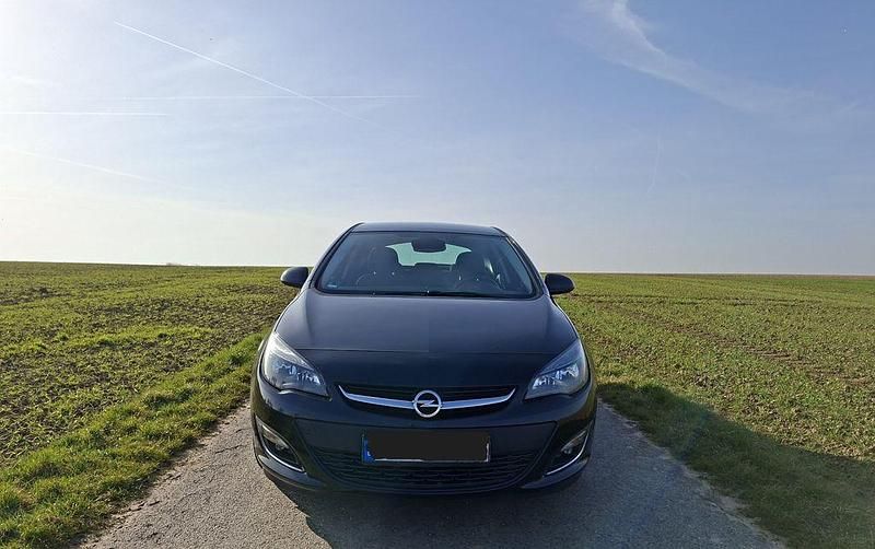 Gebraucht Opel Astra Active 140 PS (102 kW) 2013 Schwarz Limousine