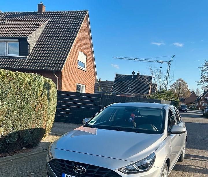 Gebraucht Hyundai i30 110 PS (80 kW) 2022 Grau Kleinwagen