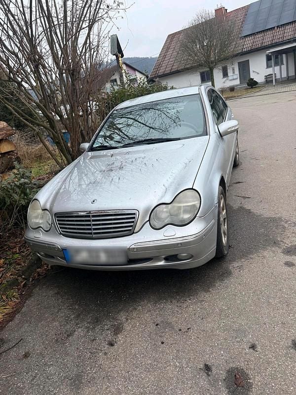 Silber Gebraucht 2001 Mercedes C320 Elegance Limousine | 950 € (Superpreis) - Bild 1/4
