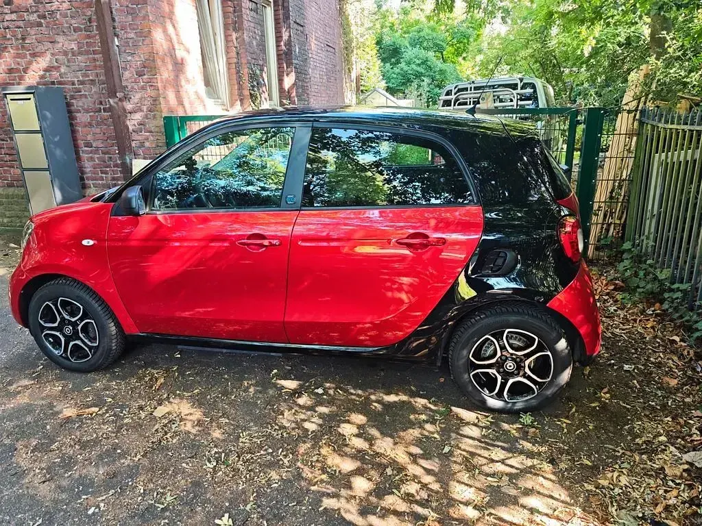 Gebraucht Smart ForFour Electric Drive 60 kW (82 PS) 2019 Rot Limousine