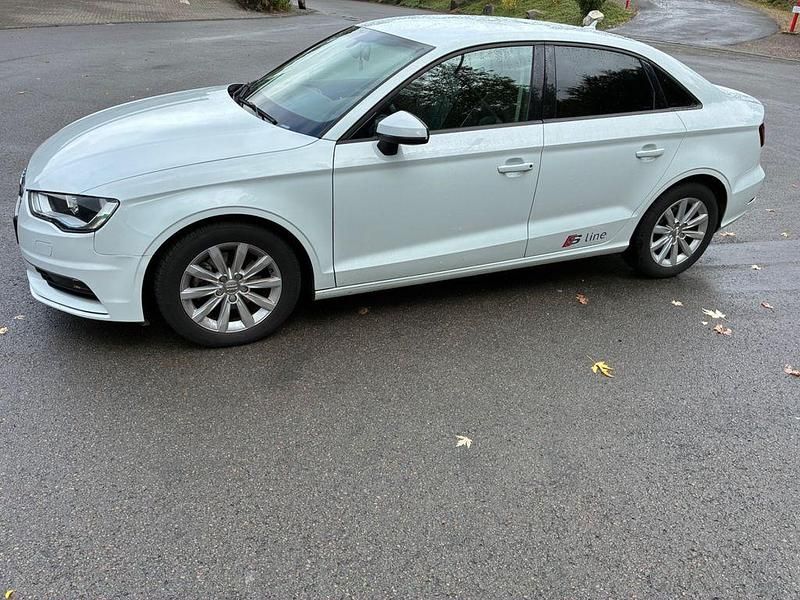 Weiß Gebraucht 2014 Audi A3 S-Line Limousine | 9.000 € (Fairer Preis) - Bild 1/4