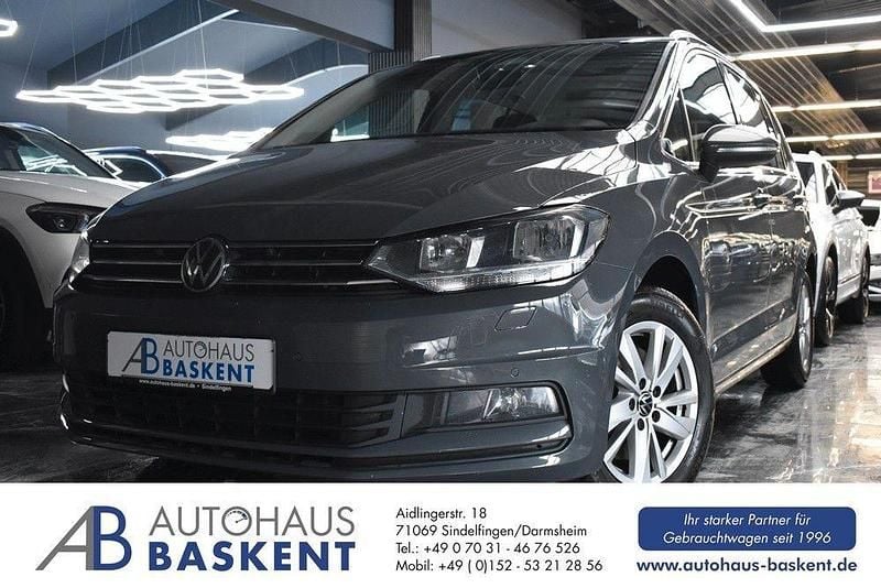 Gebraucht VW Touran Comfortline 150 PS (110 kW) 2022 Grau Van / Kleinbus