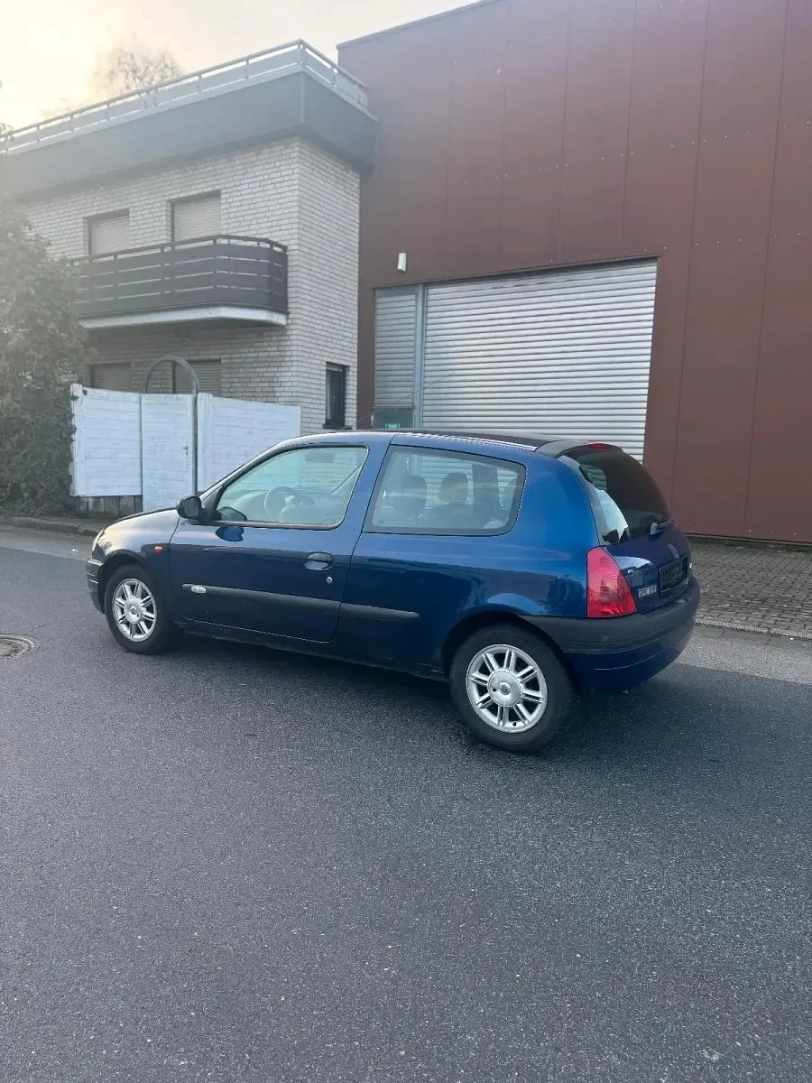 Gebraucht Renault Clio 90 PS (66 kW) 1999 Blau Kleinwagen