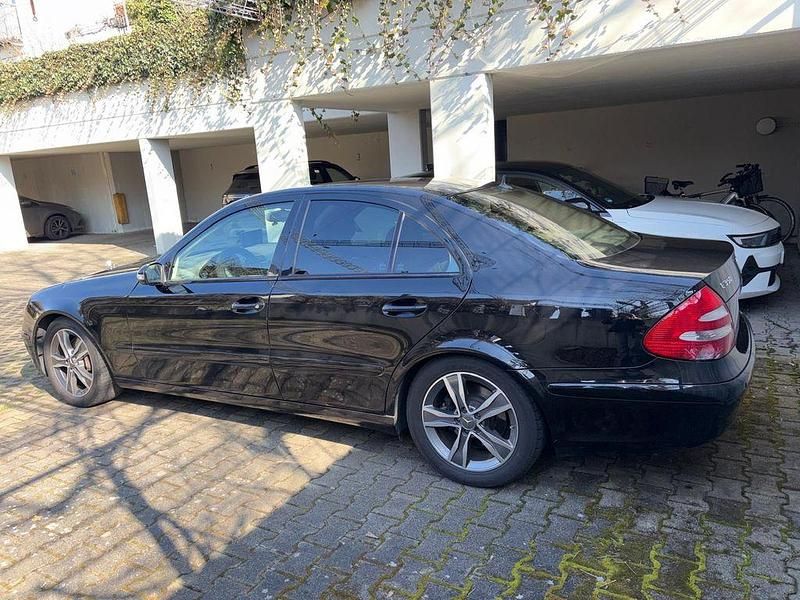 Gebraucht Mercedes E350 Avantgarde 272 PS (200 kW) 2006 Beige Limousine
