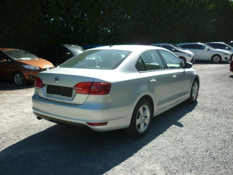 Gebraucht VW Jetta Comfortline 105 PS (77 kW) 2012 Silber Limousine