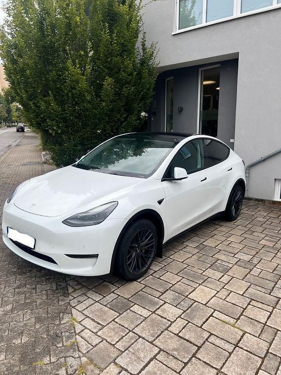 Weiß Gebraucht 2022 Tesla Model Y Long Range SUV | 37.200 € (Fairer Preis) - Bild 1/4