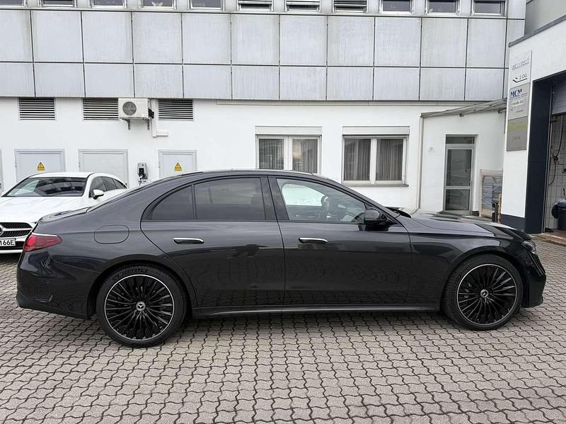 Gebraucht Mercedes E220 AMG line 200 PS (147 kW) 2025 Limousine