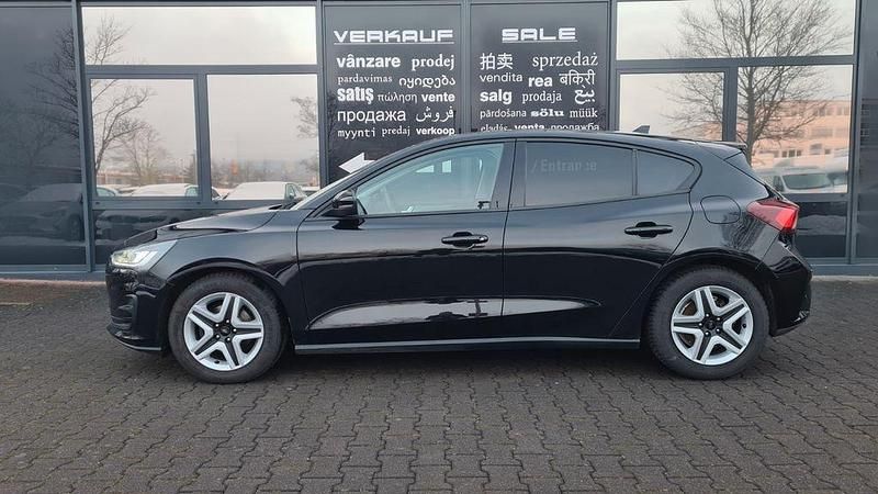 Gebraucht Ford Focus Cool & Connect 120 PS (88 kW) 2022 Schwarz Limousine