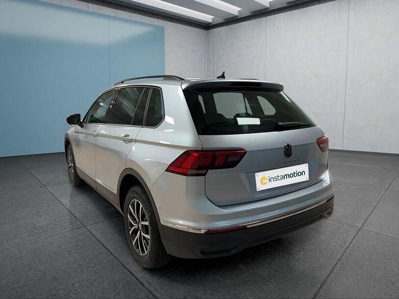 Gebraucht VW Tiguan 150 PS (110 kW) 2022 Silber SUV
