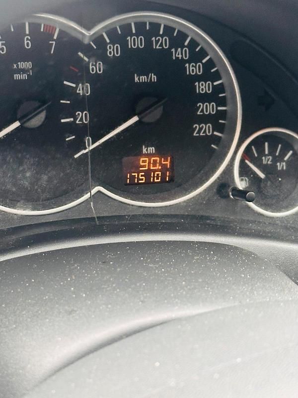 Gebraucht Opel Tigra 90 PS (66 kW) 2005 Blau Cabrio