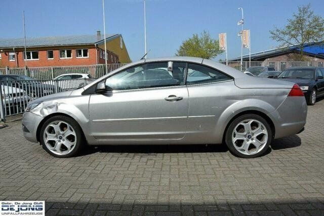 Gebraucht Ford Focus Titanium 146 PS (107 kW) 2009 Andere farbe Cabrio