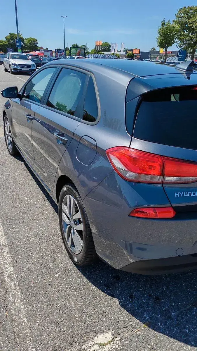 Gebraucht Hyundai i30 Passion 99 PS (72 kW) 2019 Grau Limousine