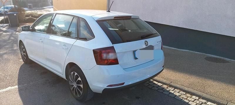 Gebraucht Skoda Rapid 95 PS (69 kW) 2019 Weiß Kleinwagen