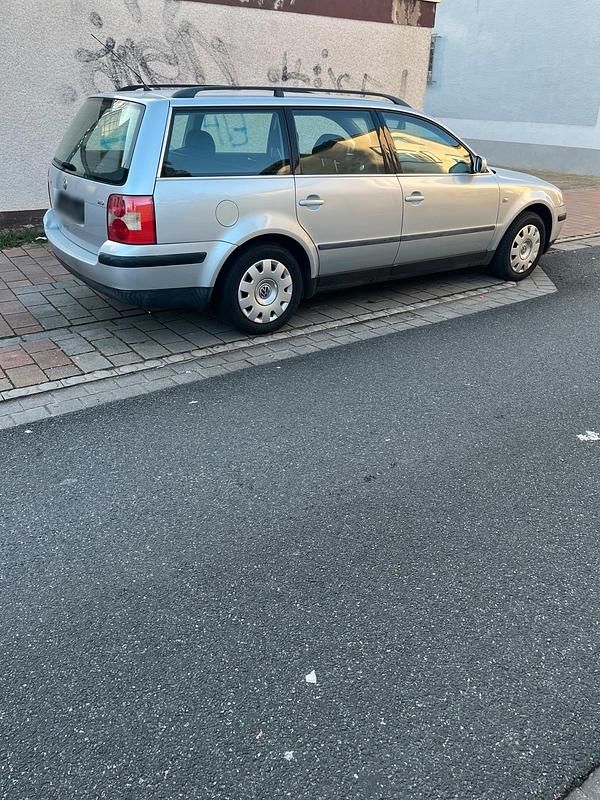 Gebraucht VW Passat 116 PS (85 kW) 2001 Silber Kombi
