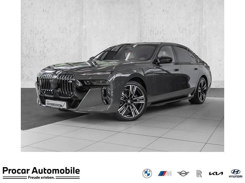 Grau Gebraucht 2023 BMW M760e M Sport Limousine | 123.930 € (Superpreis) - Bild 1/4