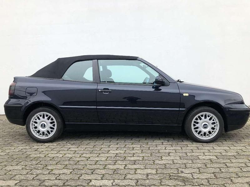 Gebraucht VW Golf Cabriolet Classicline 75 PS (55 kW) 1999 Nachtblau Cabrio