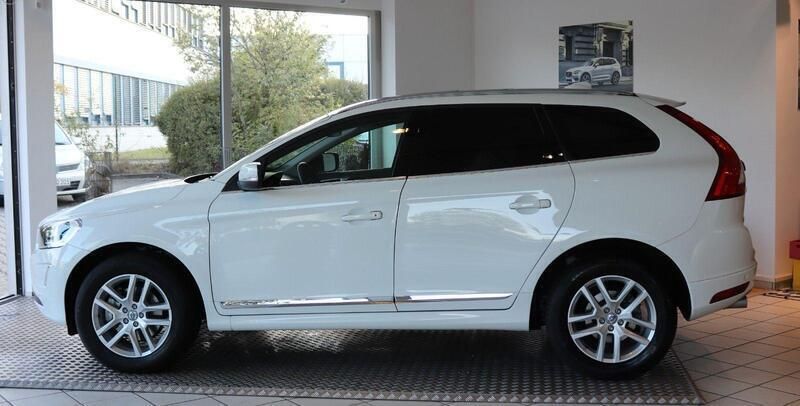 Weiß Gebraucht 2017 Volvo XC60 Summum SUV | 19.900 € (Superpreis) - Bild 1/3