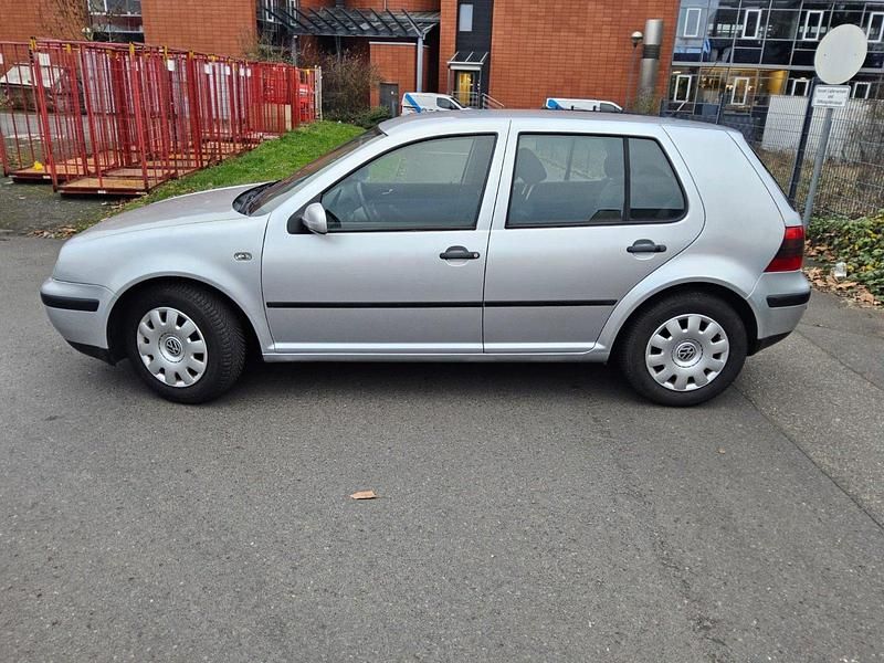 Gebraucht VW Golf IV 75 PS (55 kW) 2001 Silber Limousine