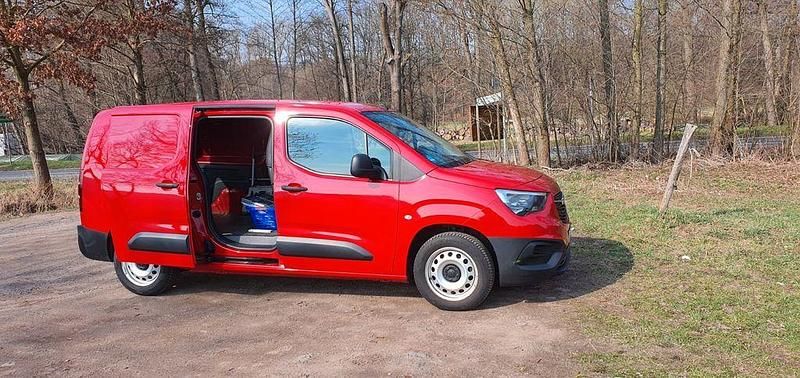 Second-hand Opel Combo Selection 102 CP (75 kW) 2019 Roșu Monovolum