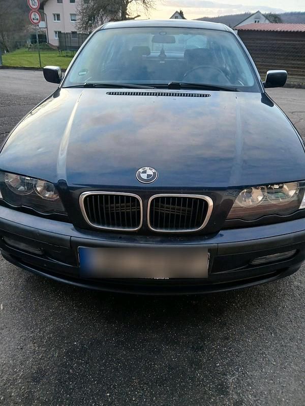 Gebraucht BMW 320 150 PS (110 kW) 2000 Blau Limousine