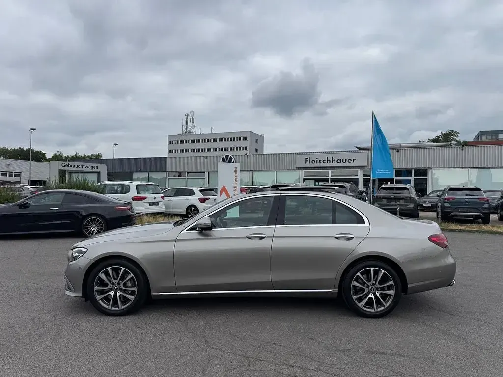 Gebraucht Mercedes E400 330 PS (242 kW) 2021 Silber Limousine
