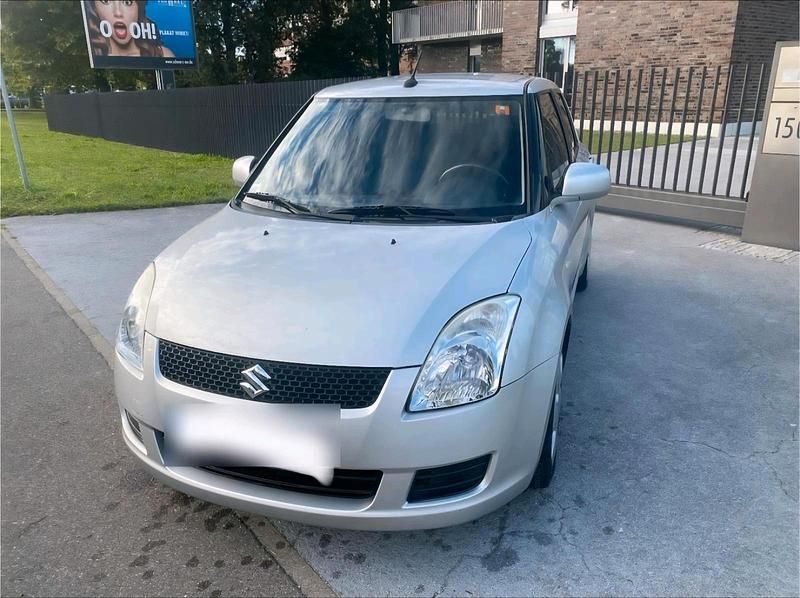 Silber Gebraucht 2010 Suzuki Swift Kleinwagen | 3.400 € (Fairer Preis) - Bild 1/4