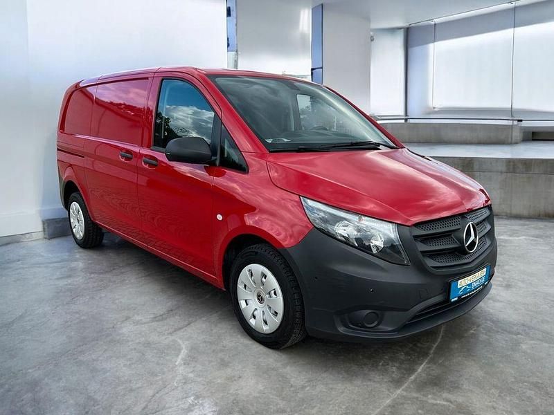 Jupiterrot Gebraucht 2018 Mercedes Vito Van / Kleinbus | 14.999 € (Superpreis) - Bild 1/1