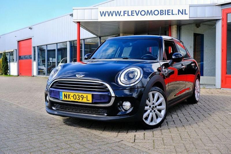 Gebraucht Mini Cooper Business 136 PS (100 kW) 2017 Schwarz Kleinwagen